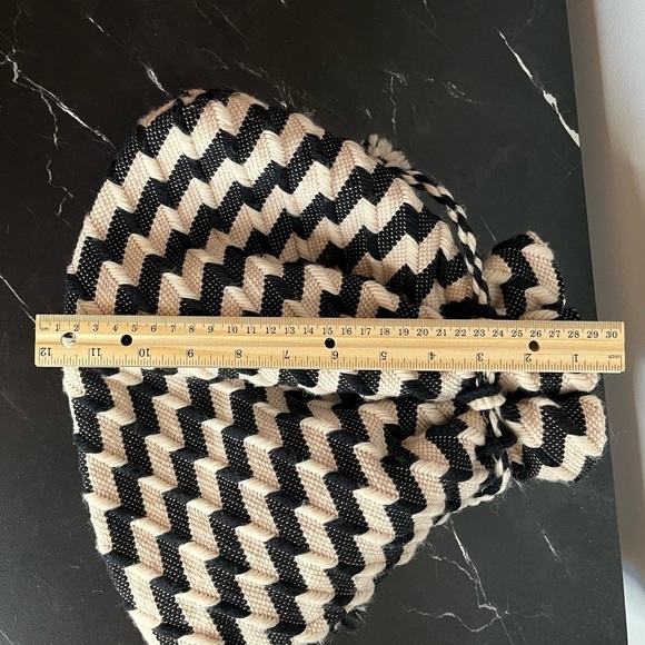 Beautiful Woven Drawstring Lined Bag Cream & Black Diagonal Stripes with Tassles - Picture 4 of 8